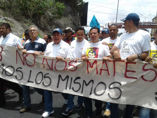 Marcha de opositores hacia Ramo Verde