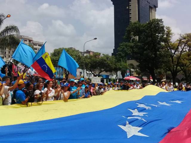 María Corina Machado acompañó este sábado en Valencia la marcha de las mujeres en nombre de la dignidad y los hijos de toda Venezuela