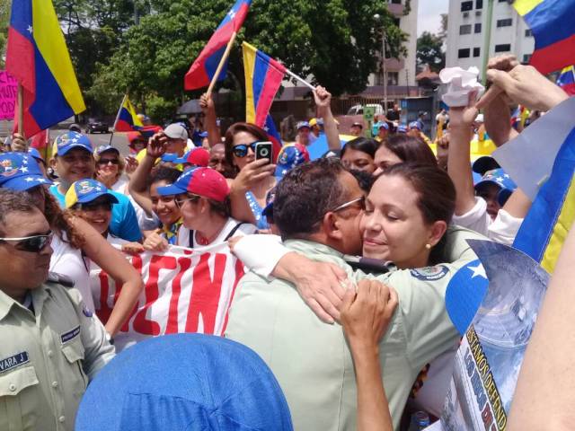 María Corina Machado acompañó este sábado en Valencia la marcha de las mujeres en nombre de la dignidad y los hijos de toda Venezuela