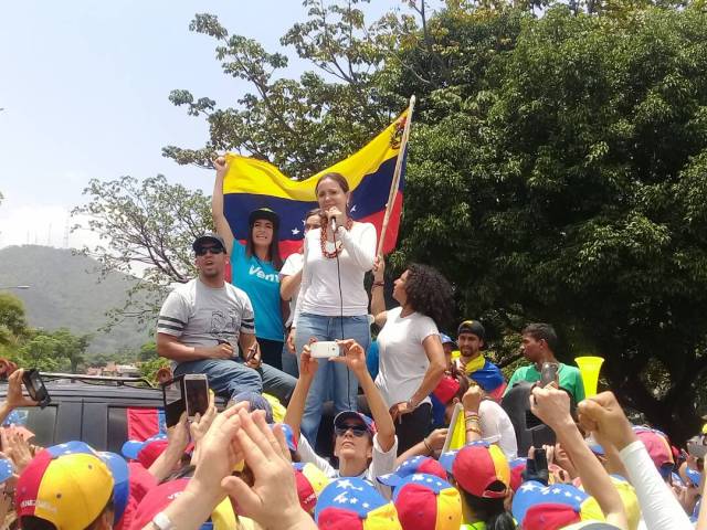 María Corina Machado acompañó este sábado en Valencia la marcha de las mujeres en nombre de la dignidad y los hijos de toda Venezuela