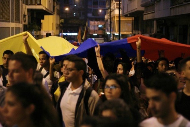 Venezolanos acudieron a la vigilia en honor a los caídos. Foto: La Patilla 