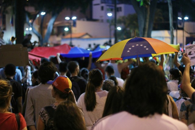 Venezolanos acudieron a la vigilia en honor a los caídos. Foto: La Patilla 