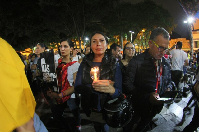 Venezolanos acudieron a la vigilia en honor a los caídos. Foto: La Patilla 