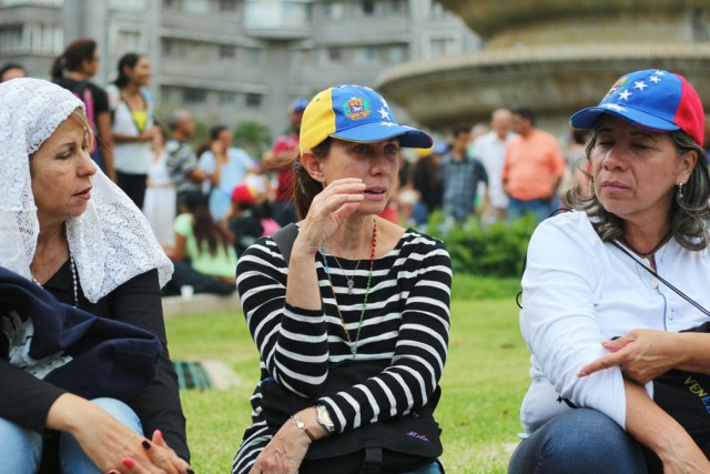 Venezolanos acudieron a la vigilia en honor a los caídos. Foto: La Patilla 