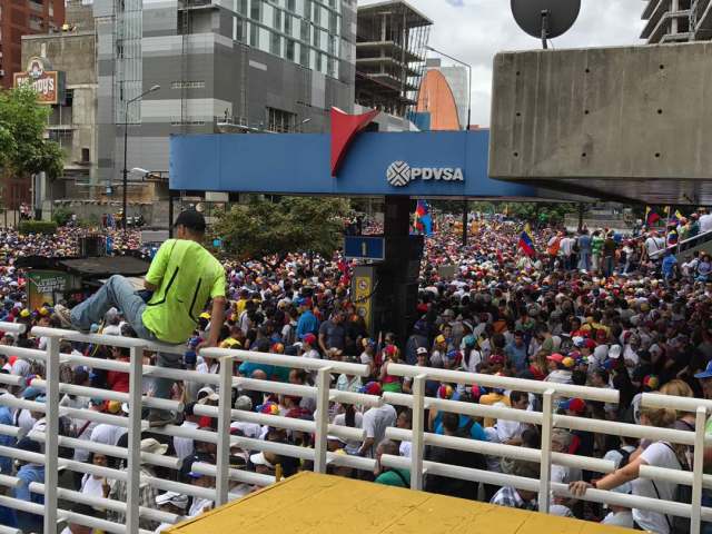 Concentración en Altamira este #1May / Foto @degrafito