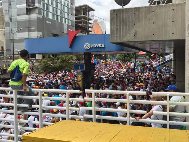 Concentración en Altamira este #1May / Foto @degrafito