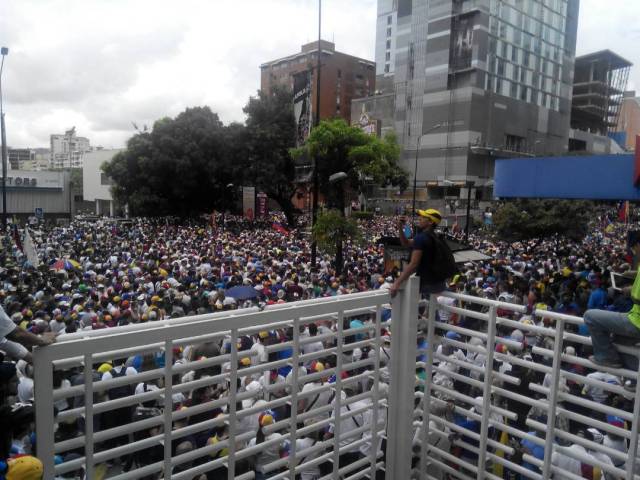 Concentración de la oposición en Altamira #1May / Foto @ceduar56