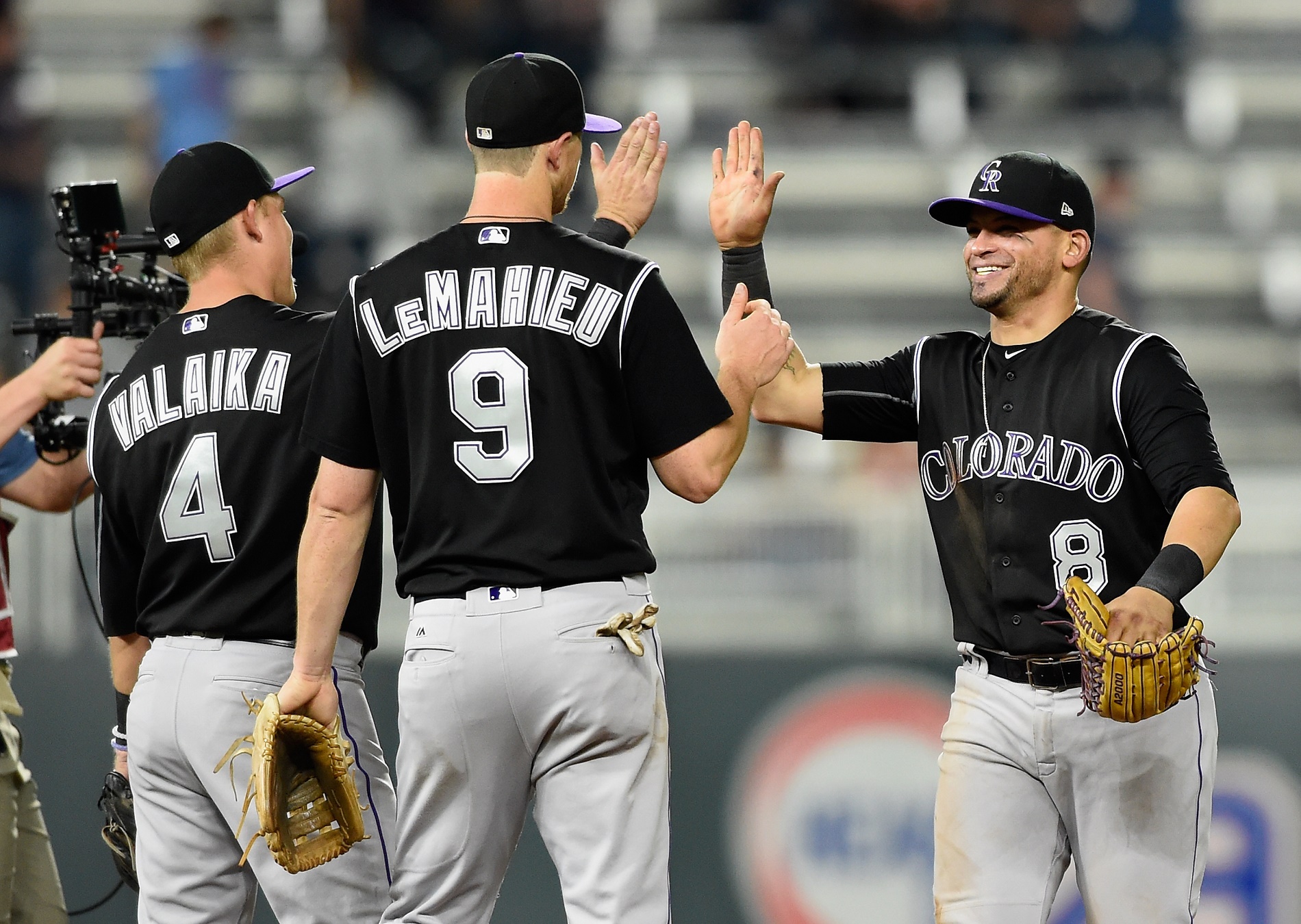 Gerardo Parra sacudió su cuarto jonrón en triunfo de los Rockies