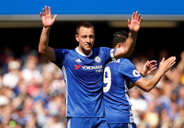 John Terry se despidió en el minuto 26 del partido contra el Sunderland (Foto: Reuters)