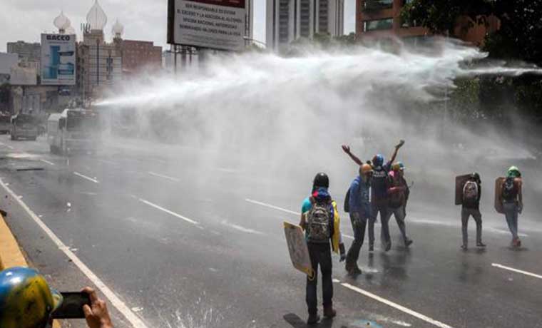 GNB ataca con la ballena a periodista de Caraota Digital #29May (Video)