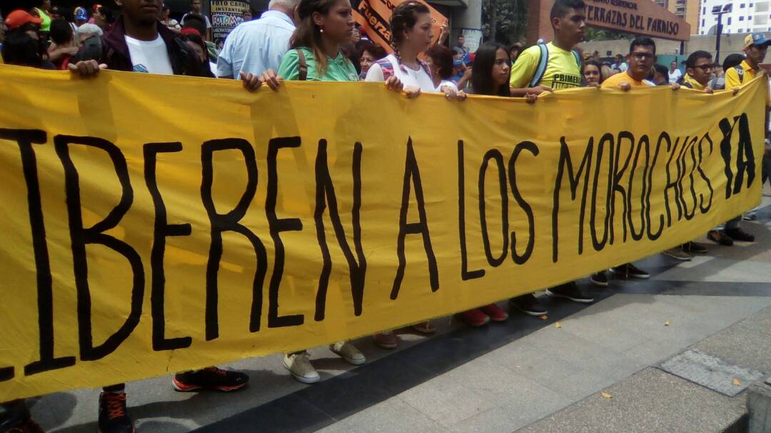 11:00 Inicia concentración de opositores en El Paraíso #8May (Video)