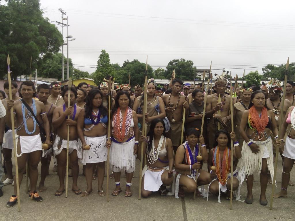 8:30 Chamanes listos para iniciar Marcha de las Maracas en Amazonas #17May