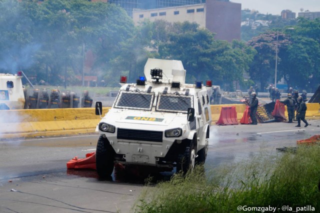 GN efectuó fuerte represión en Caracas este 3 de mayo. Foto: LaPatilla.com / Gabriela Gómez