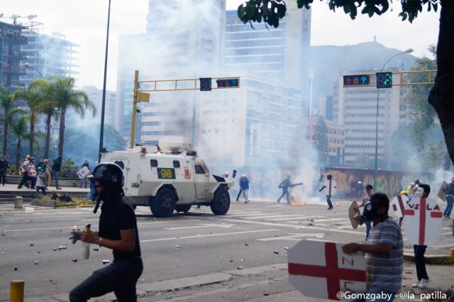 GN efectuó fuerte represión en Caracas este 3 de mayo. Foto: LaPatilla.com / Gabriela Gómez