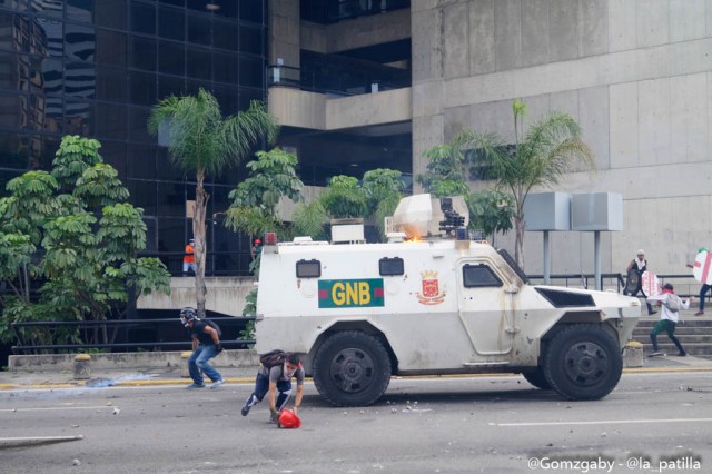 GN efectuó fuerte represión en Caracas este 3 de mayo. Foto: LaPatilla.com / Gabriela Gómez