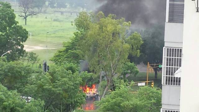 Incendian vehículo de la GNB