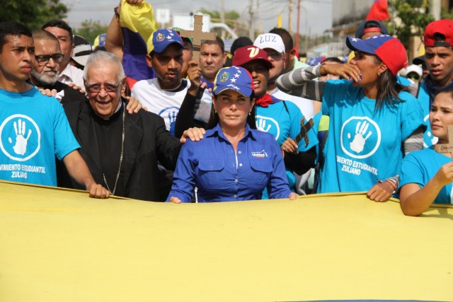 Eveling de Rosales acompañó a las universidades en la movilización en rechazo a la Constituyente de Maduro