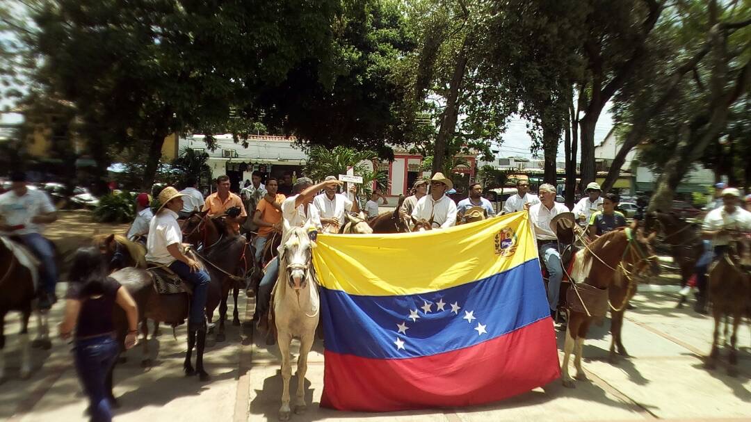 Movimiento Agroalimentario de VP realizó #CabalgataAntiGolpe en Yaracal