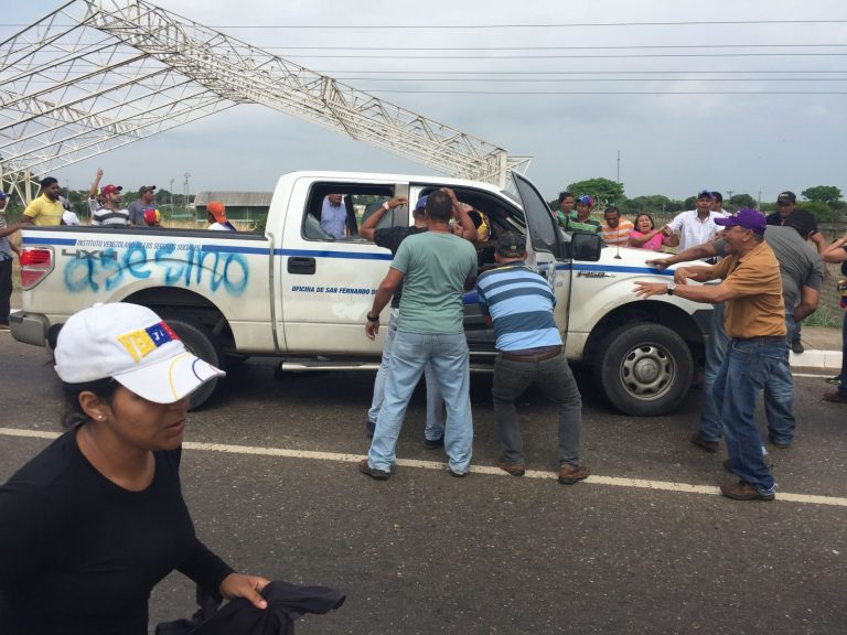 Pareja de joven arrollada en Calabozo: Está estable pero no fuera de peligro