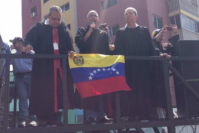 Abogados realizan la “Marcha de las Togas” para enviar mensaje a magistrados del TSJ  en Lara