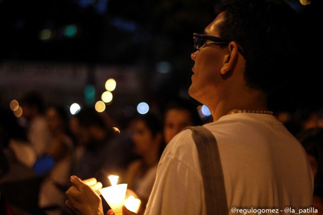 Concentración por los caídos en Parque Cristal. Foto: Régulo Gómez/LaPatilla