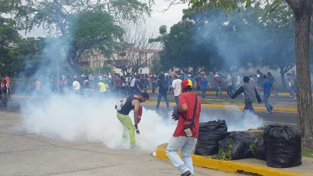 REPRIMEN A MANIFESTANTES EN MARACAIBO 18.05 (6)