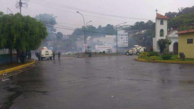 Represión en Altos Mirandinos / Foto La Patilla