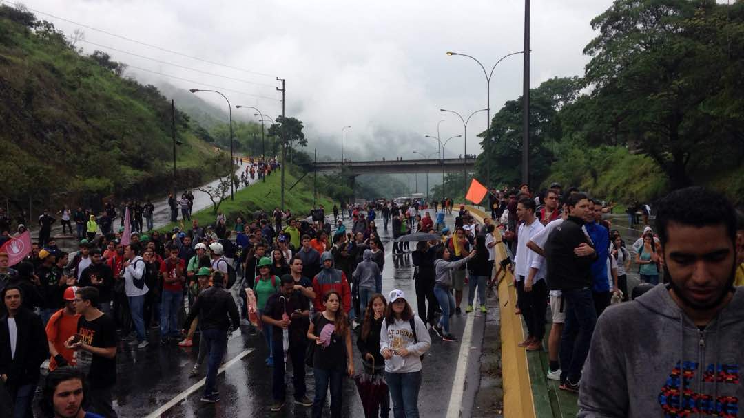 Estudiantes cerraron la AGMA y exigen autonomía universitaria #23May (Fotos)