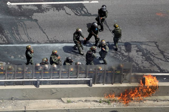 La fuerte represión de la GN contra la Marcha de Los Libertadores. REUTERS/Christian Veron