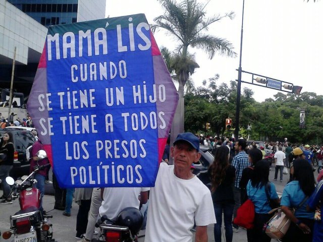 Araujo dijo presente en la concentración de Parque Cristal (Foto: @elvinotintocl)