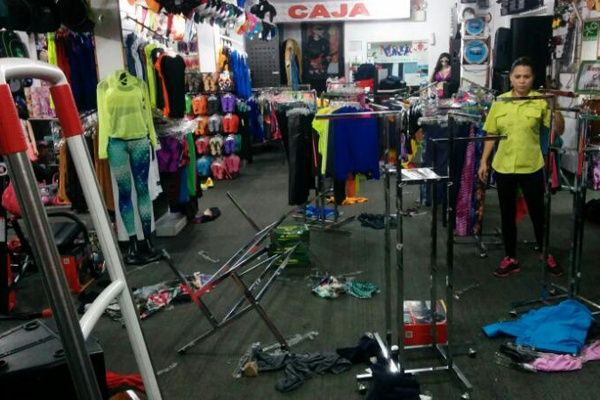 Saqueo en tienda deportiva de Maracaibo el 5 de abril Foto: Panorama