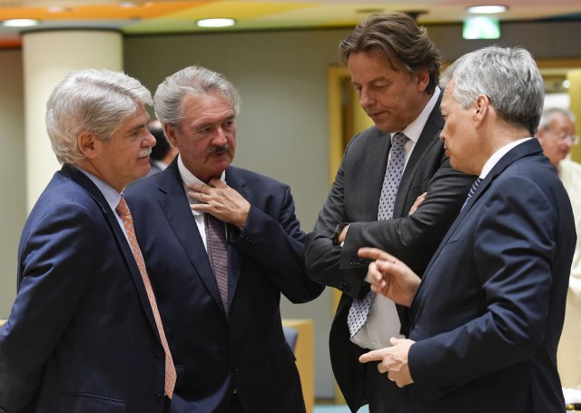 Alfoso Dastis junto a sus homólogos de Luxemburgo, Holanda y Bélgica, este lunes, en Bruselas - AFP