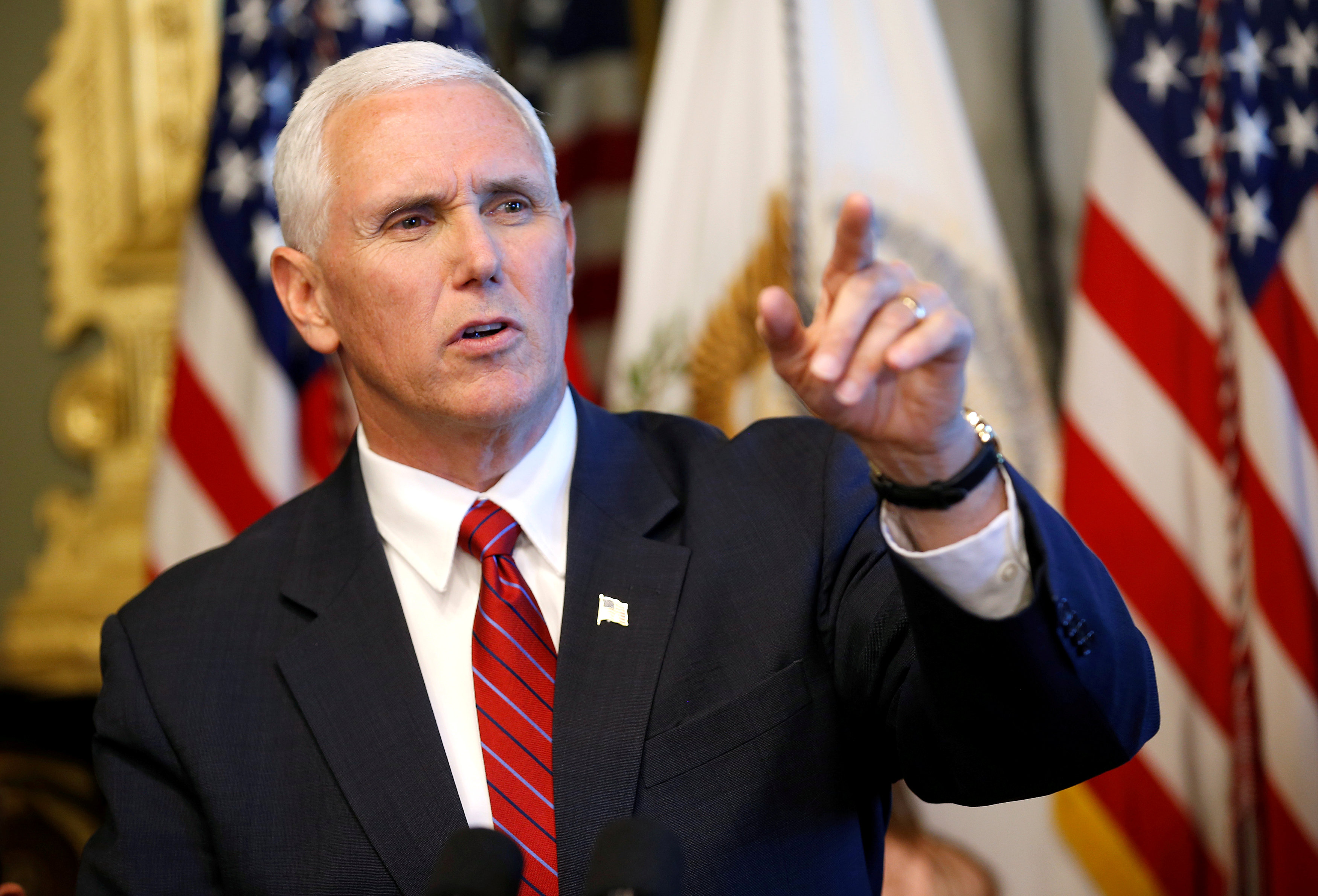 Pence pide expulsar a Venezuela de la OEA para devolverle la libertad