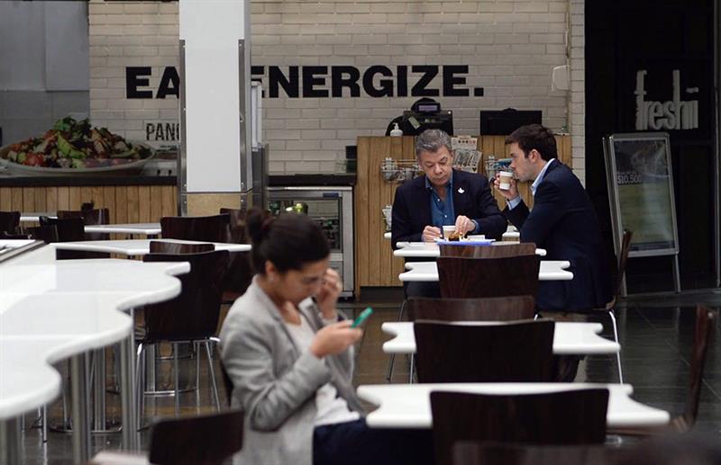 Santos regresa a centro comercial de Bogotá afectado por atentado terrorista (Fotos)