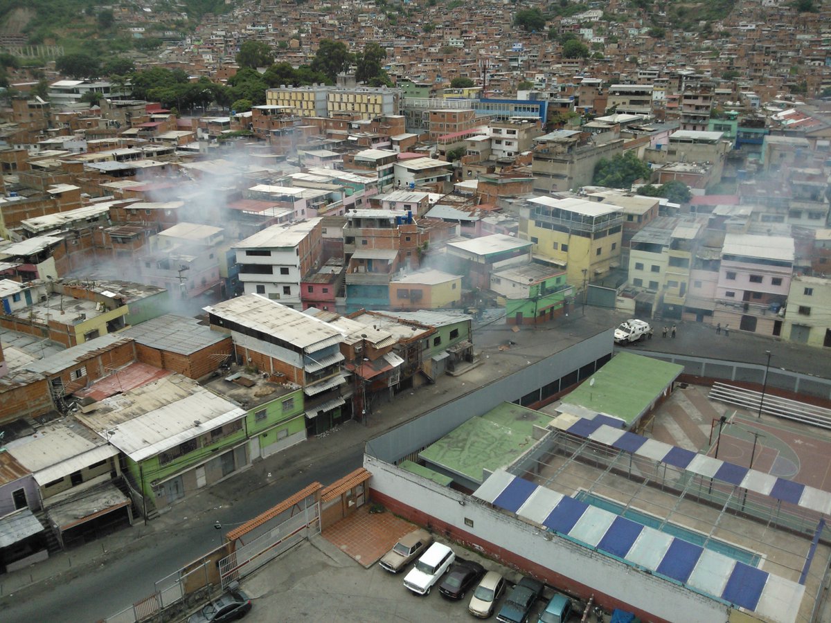 La Vega amaneció “encendida”: Lacrimógenas contra cacerolas #2Jun (Fotos)