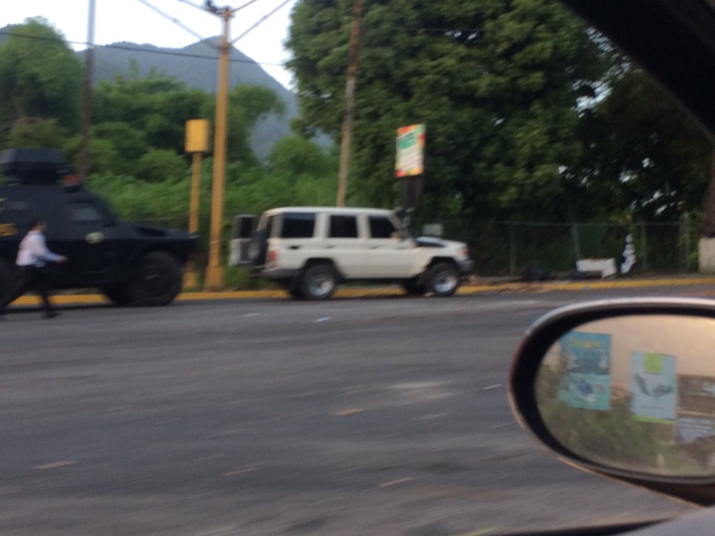 Reportan presencia de tanqueta de la GNB frente a la urbanización Miranda (Fotos)