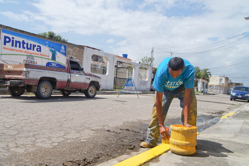 Gestión Cocchiola desplegó cuadrillas de pintura en Rafael Urdaneta