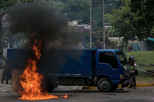 Cuerpos de seguridad redoblan la represión en las marchas. La resistencia sigue. Foto: EFE