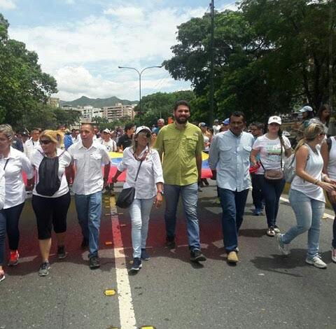 Pérez Yunis: La lucha no violenta es primordial para vencer la indiferencia y la desesperanza