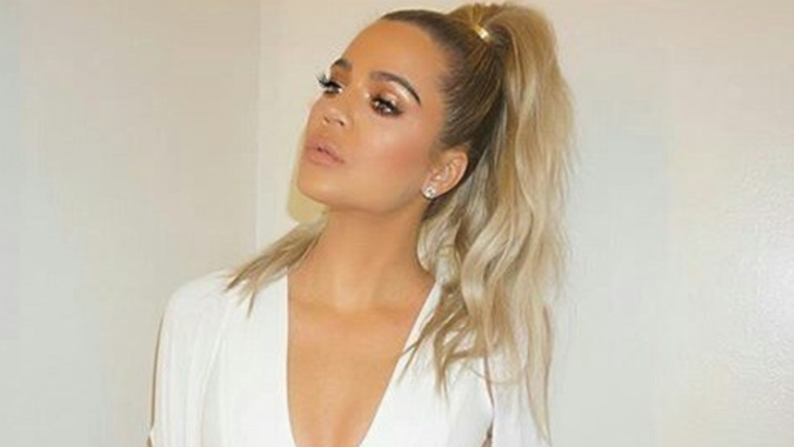 El provocativo look de Khloé Kardashian con el que mostró sus pezones (Fotos)