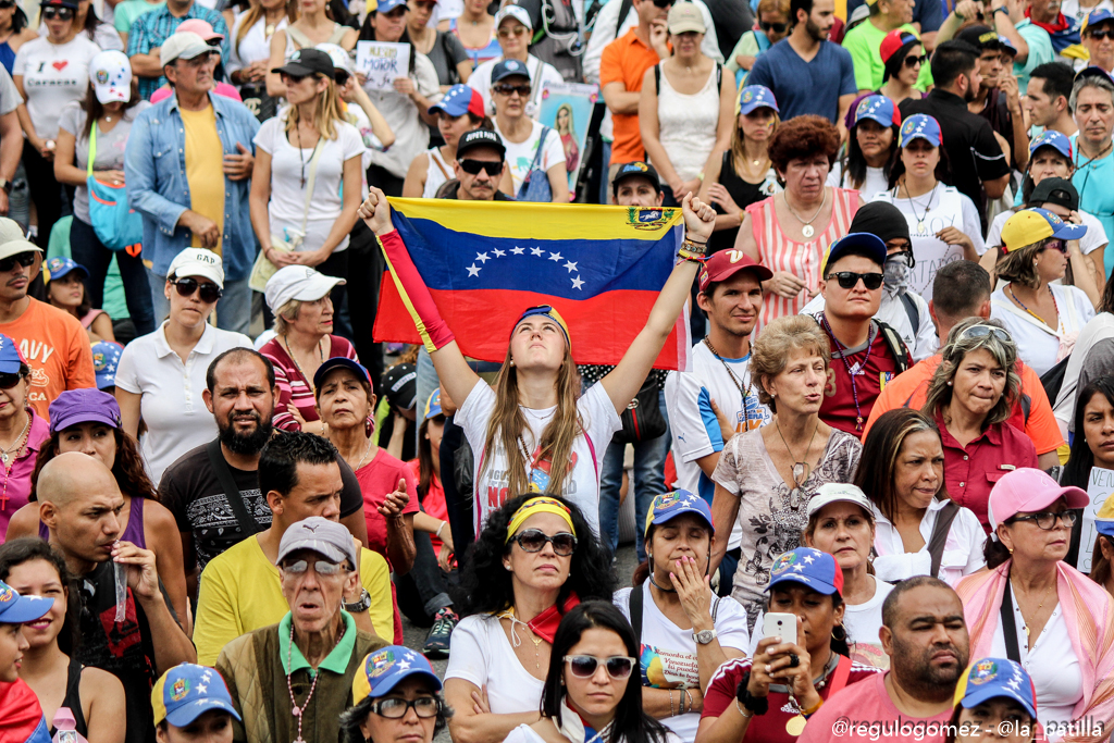 Envíe sus fotos y videos sobre la Consulta Popular de este domingo #16Jul