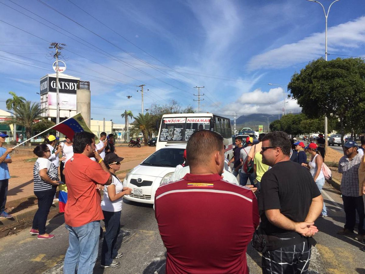 Margariteños también se unieron al plantón contra la dictadura #14Jun