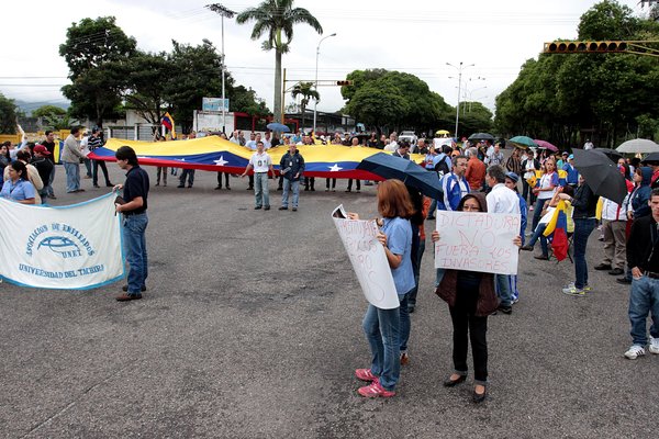 Estudiantes de la Unet se plantaron contra la Constituyente