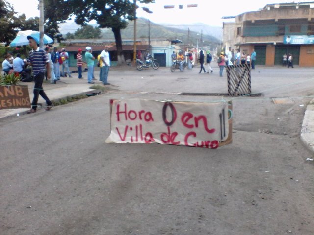 Foto: Trancazo en la carretera nacional de Villa de Cura / Cortesía 