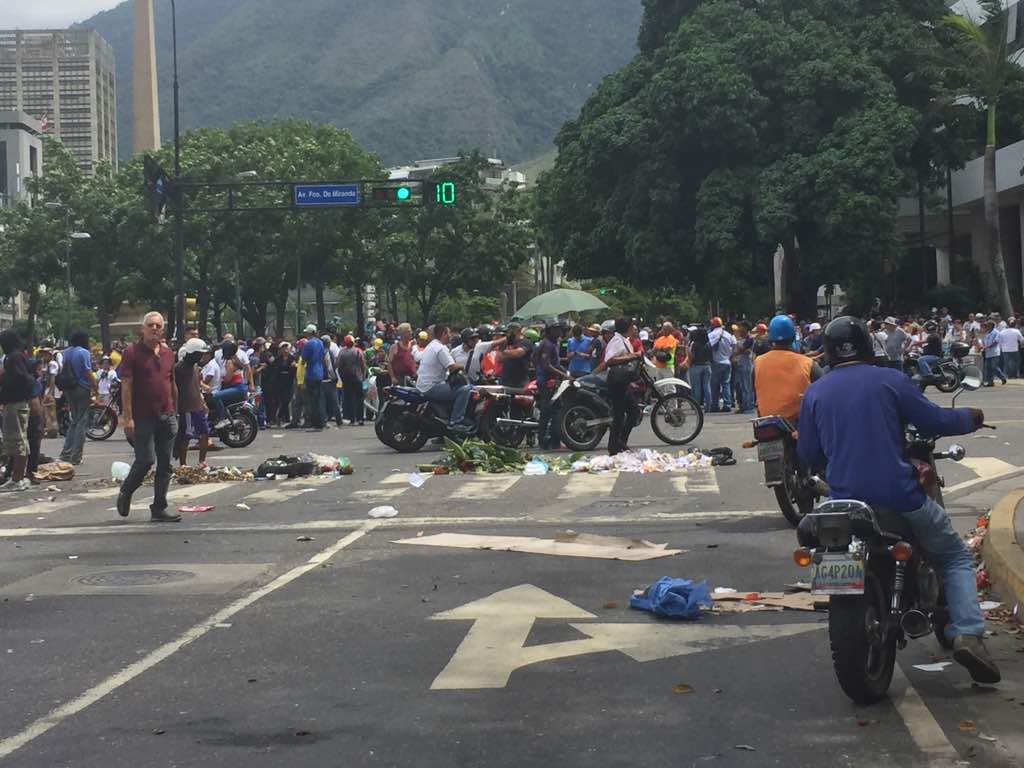 Manifestantes se concentran en la plaza Francia tras represión en la Fajardo #5Jun