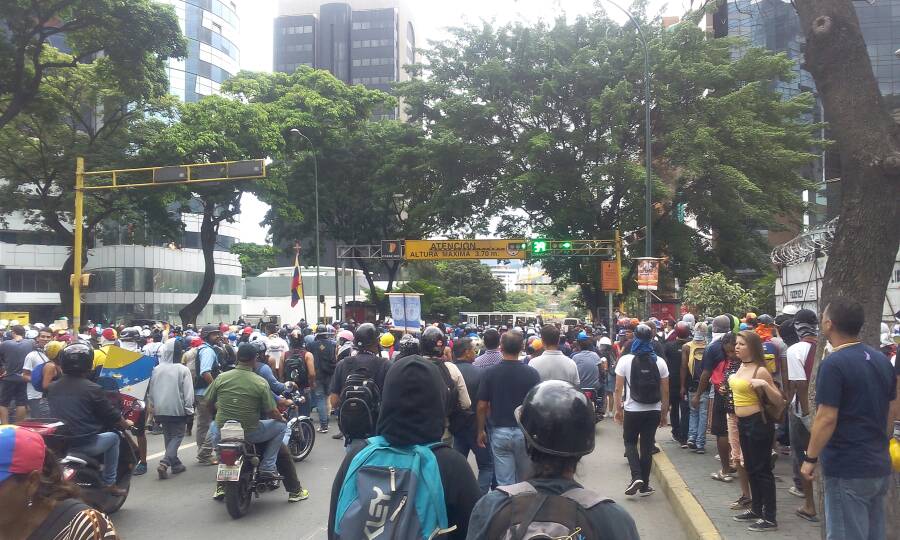 Reprimieron a manifestantes cuando llegaban a El Rosal #7Jun