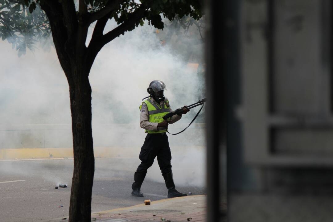 Reprimen en Chacaíto, Chacao y Altamira a manifestantes que iban hacia la Fiscalía (Fotos)