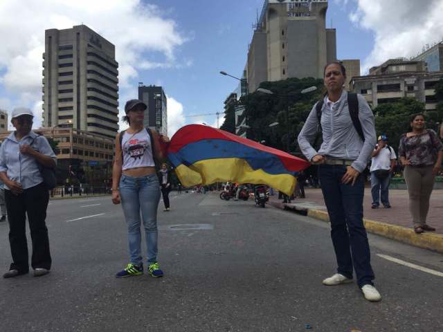 Trancazo en Altamira / Foto Régulo Gómez -LaPatilla.com