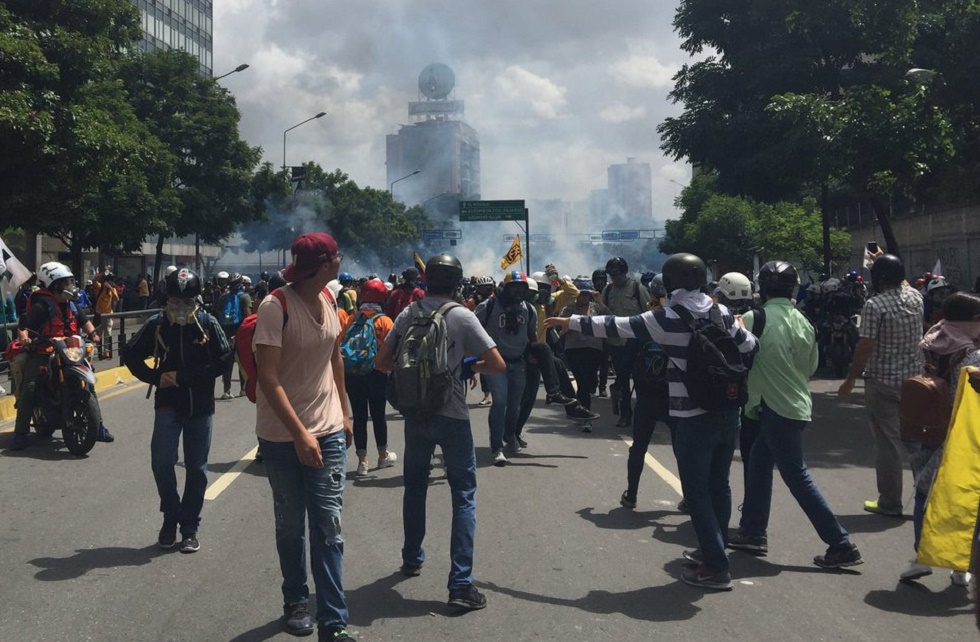 Diputado José Manuel Olivares fue herido durante represión en Chacaíto