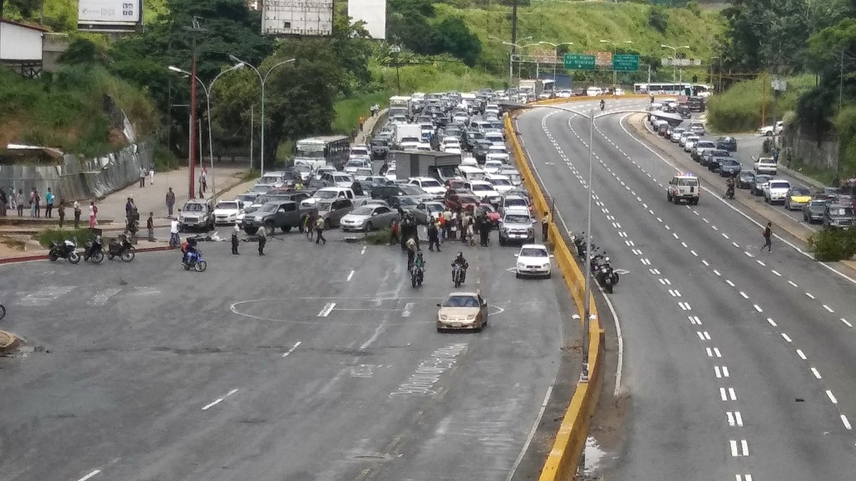 Se activó el trancazo en el distribuidor Santa Fe este #26Jun